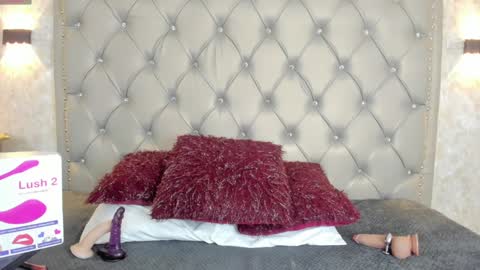 LEIGH ANGELS online show from 11, 1, 2025