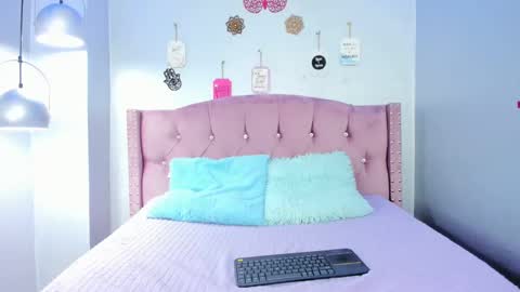 LEIGH ANGELS online show from 4, 3, 2025