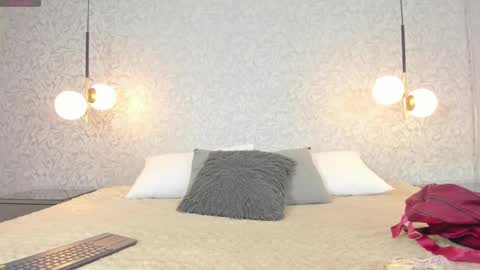 LEIGH ANGELS online show from 18, 3, 2026