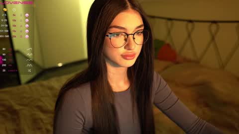 Snapshot of leila_4ever chatting on 20, 12, 2024 Leila online show from 20, 12, 2024