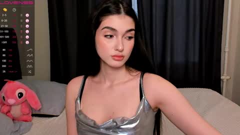 Snapshot of leila_4ever chatting on 25, 4, 2026 Leila online show from 25, 4, 2026