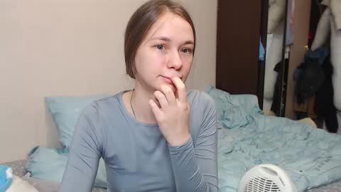 leila_bambi_ online show from 19, 2, 2025