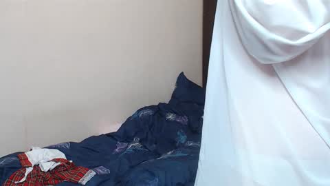 leila_bambi_ online show from 22, 2, 2025