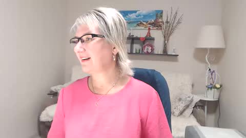 Leila Kinky online show from 28, 9, 2025