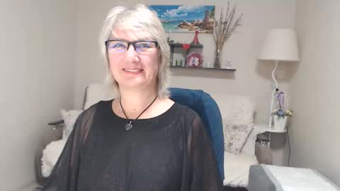 Leila Kinky online show from 4, 10, 2025