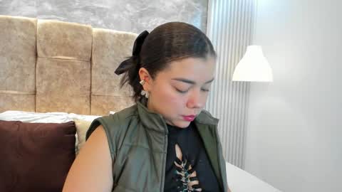 leilapons online show from 25, 10, 2025