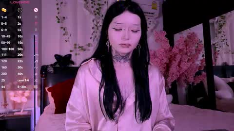 Snapshot of lein_bone chatting on 10, 11, 2025 Lein online show from 10, 11, 2025