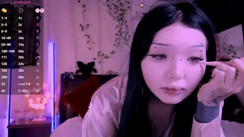 Snapshot of lein_bone chatting on 13, 11, 2025 Lein online show from 13, 11, 2025