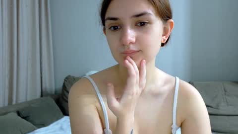Snapshot of lelia_vibe chatting on 6, 11, 2025 Lelia online show from 6, 11, 2025