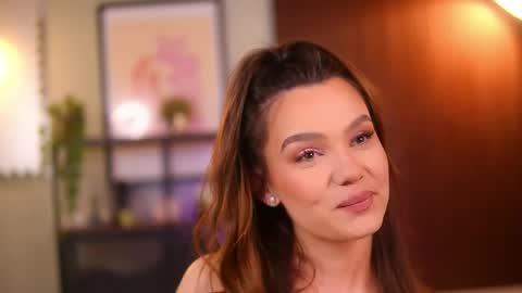 Lena Laurent online show from 3, 4, 2026