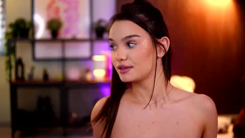 Lena Laurent online show from 28, 7, 2026