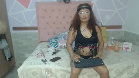 Snapshot of lena_lawson chatting on 4, 12, 2024 lena_lawson online show from 4, 12, 2024
