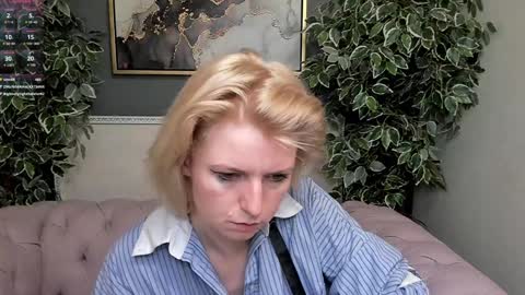 Snapshot of lena_paulles chatting on 5, 12, 2024 Lena online show from 5, 12, 2024