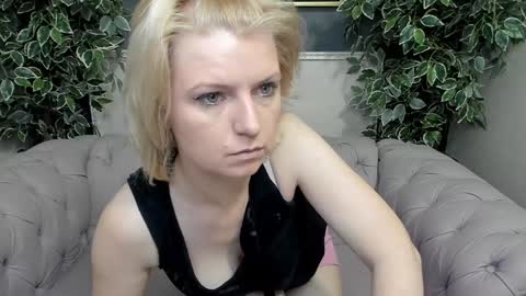 Snapshot of lena_paulles chatting on 8, 12, 2024 Lena online show from 8, 12, 2024
