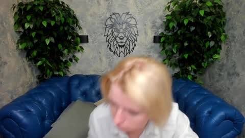 Snapshot of lena_paulles chatting on 12, 12, 2024 Lena online show from 12, 12, 2024