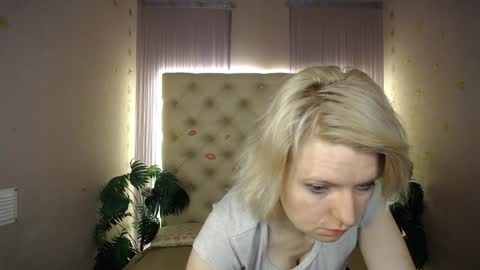 Snapshot of lena_paulles chatting on 24, 12, 2024 Lena online show from 24, 12, 2024