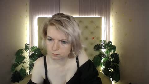 Snapshot of lena_paulles chatting on 7, 1, 2025 Lena online show from 7, 1, 2025