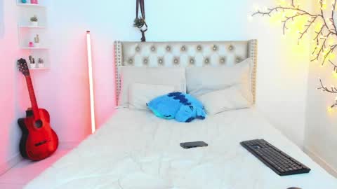 Lena  online show from 10, 4, 2026