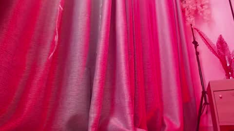 Lenna Kang online show from 22, 2, 2025