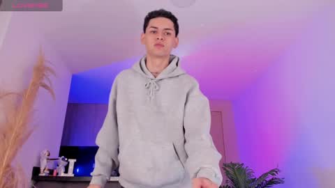 Lenner INDEPENDENT MODEL online show from 16, 2, 2025