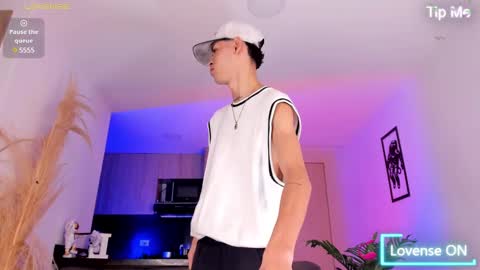 Lenner INDEPENDENT MODEL online show from 17, 2, 2025