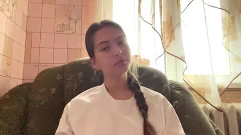 Hellomy name is Natalyits my first day here nice to meet you Give me 50 thumbs ups online show from 26, 5, 2026