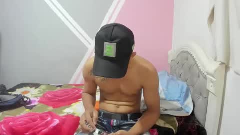 Snapshot of lenuam_and_tiffany chatting on 6, 2, 2025 lenuam_and_tiffany online show from 6, 2, 2025