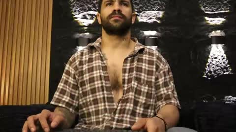 Snapshot of leo_diaz01 chatting on 28, 4, 2026 Leo Diaz online show from 28, 4, 2026