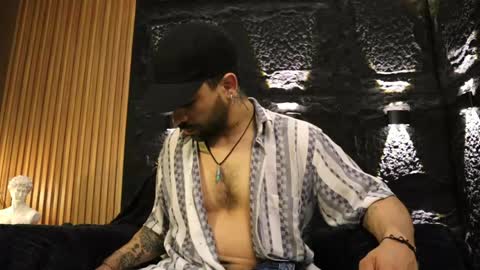 Snapshot of leo_diaz01 chatting on 4, 5, 2026 Leo Diaz online show from 4, 5, 2026