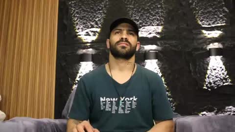 Snapshot of leo_diaz01 chatting on 7, 6, 2026 Leo Diaz online show from 7, 6, 2026