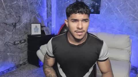 Snapshot of leo_taro chatting on 7, 11, 2025 Leo independent model online show from 7, 11, 2025