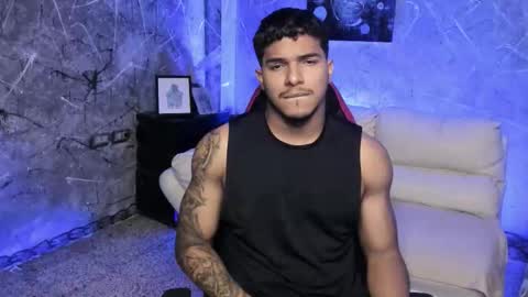 Snapshot of leo_taro chatting on 14, 11, 2025 Leo independent model online show from 14, 11, 2025