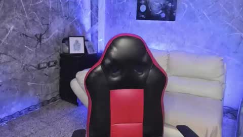 Snapshot of leo_taro chatting on 14, 11, 2025 Leo independent model online show from 14, 11, 2025