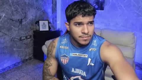 Snapshot of leo_taro chatting on 26, 11, 2025 Leo independent model online show from 26, 11, 2025