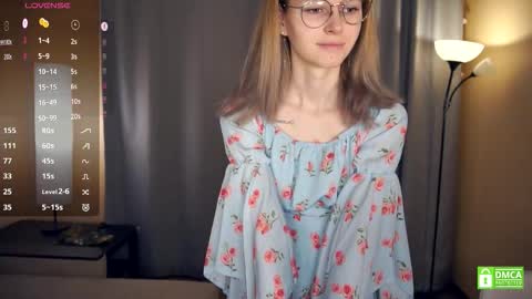 Hello Im Roxy Im just starting my journey here so lets get acquainted online show from 14, 1, 2026