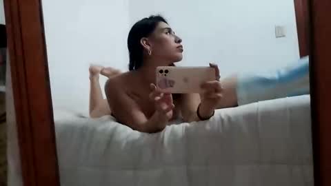 Snapshot of leonabostera chatting on 1, 6, 2026 leonabostera online show from 1, 6, 2026