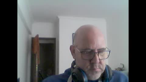 Snapshot of leonew71 chatting on 6, 3, 2025 leonew71 online show from 6, 3, 2025