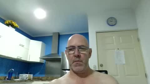 Snapshot of leonew71 chatting on 5, 10, 2025 leonew71 online show from 5, 10, 2025