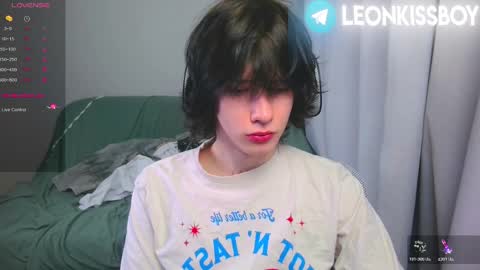 leonkissboy online show from 10, 4, 2026