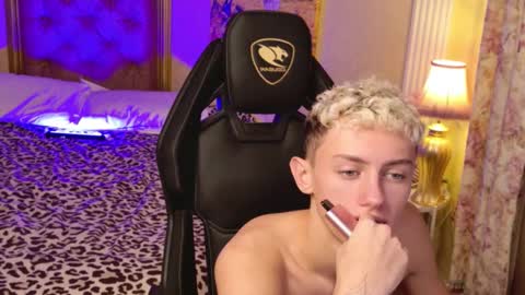 Snapshot of leonlure chatting on 27, 10, 2025 leonlure online show from 27, 10, 2025