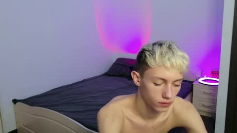 Snapshot of leonlure chatting on 4, 12, 2025 leonlure online show from 4, 12, 2025