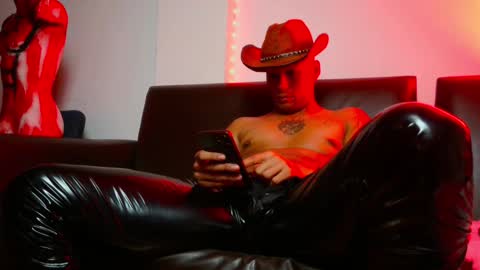 Lenardo jaramillo online show from 23, 1, 2025