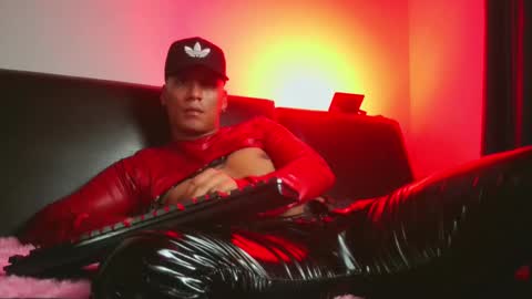 Lenardo jaramillo online show from 8, 3, 2025