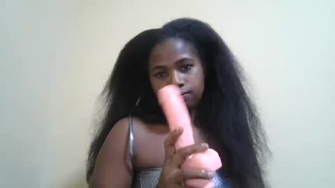 leonnetta online show from 25, 4, 2026