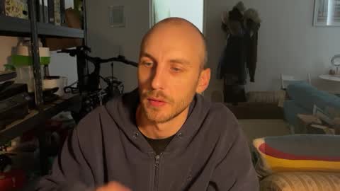 Snapshot of leonvampire chatting on 13, 10, 2025 Leon online show from 13, 10, 2025