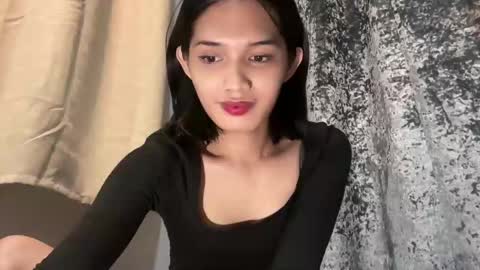 Snapshot of lesi_trisha chatting on 12, 2, 2025 Trisha18 online show from 12, 2, 2025