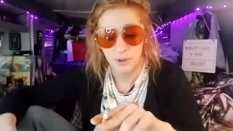 LesleyGumGrass- The Boring Trans girl online show from 5, 3, 2025