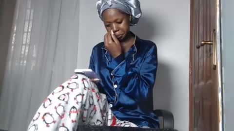 Snapshot of leslie_bebby2 chatting on 23, 12, 2025 leslie online show from 23, 12, 2025