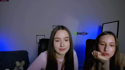 Snapshot of leslie_bird chatting on 30, 9, 2025 leslie_bird online show from 30, 9, 2025