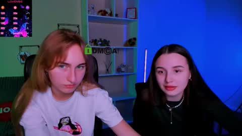 Snapshot of leslie_bird chatting on 15, 10, 2025 leslie_bird online show from 15, 10, 2025